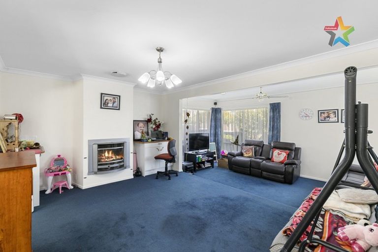 Photo of property in 4 Mossburn Grove, Kelson, Lower Hutt, 5010