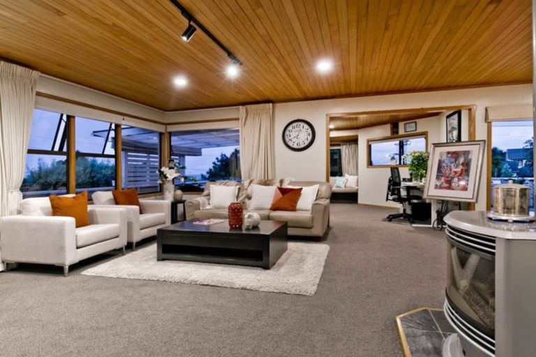 Photo of property in 11 Park Rise, Campbells Bay, Auckland, 0630