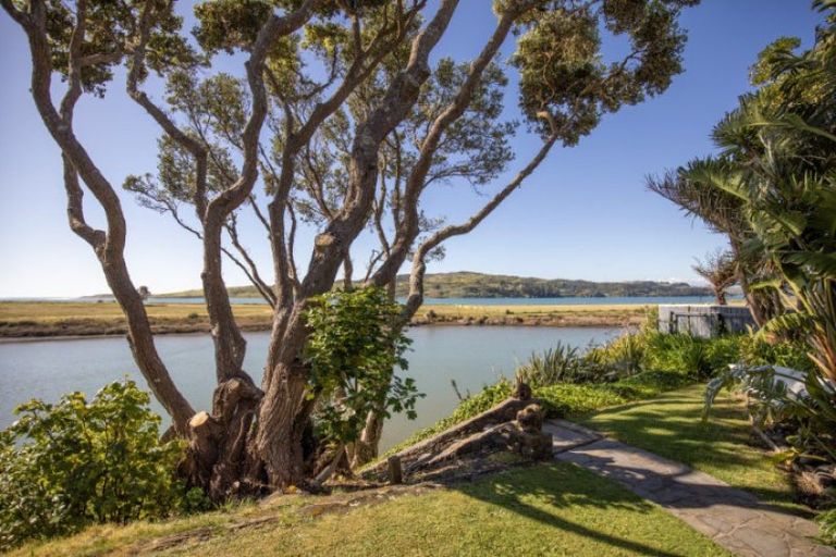 Photo of property in 33 Nihinihi Avenue, Raglan, 3225