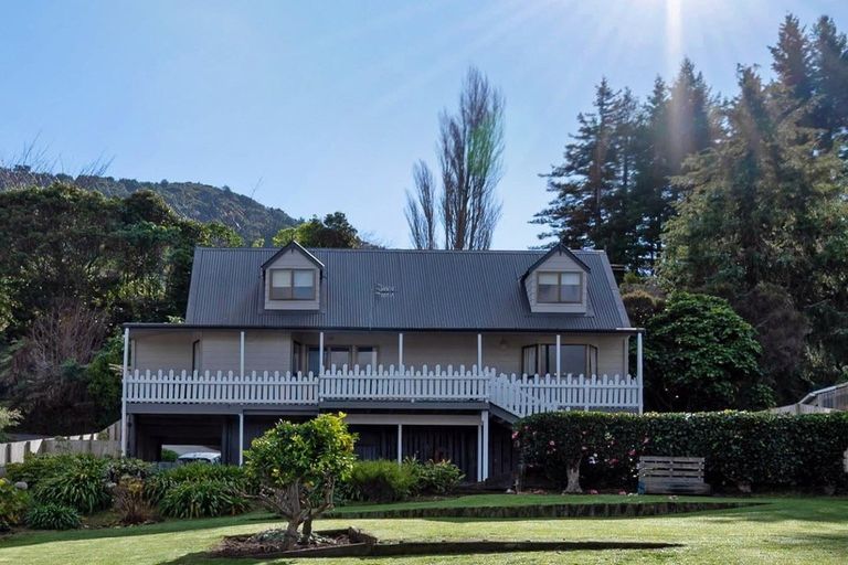Photo of property in 17 Mountain Road, Western Heights, Rotorua, 3015