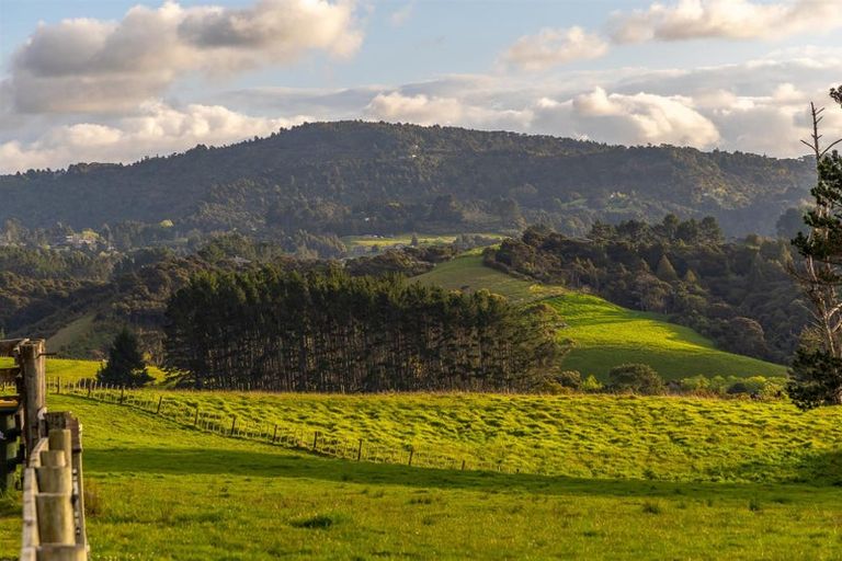 Photo of property in 90 Mcentee Road, Waitakere, Auckland, 0816