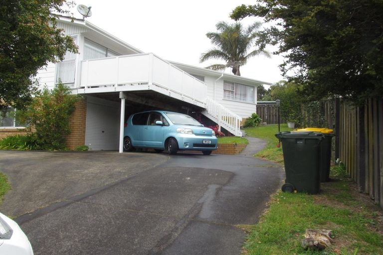 Photo of property in 1/60 Cockayne Crescent, Sunnynook, Auckland, 0620