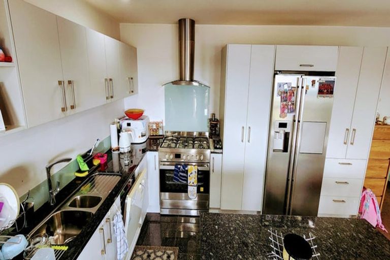 Photo of property in 147a Hobsonville Road, West Harbour, Auckland, 0618