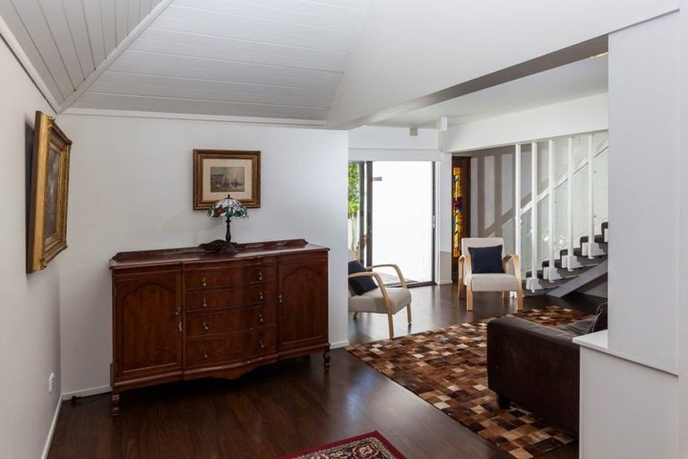 Photo of property in 94b Aikmans Road, Merivale, Christchurch, 8014