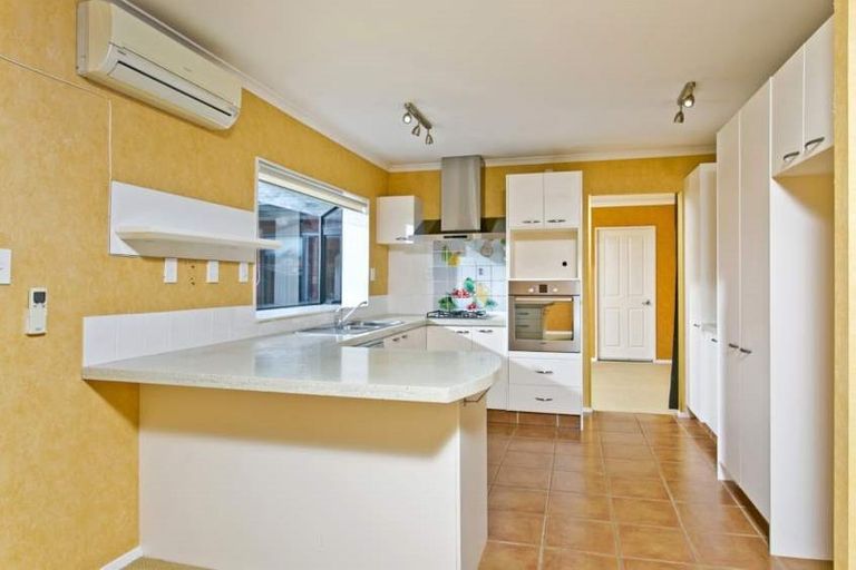 Photo of property in 16 Adelphi Place, Albany, Auckland, 0632