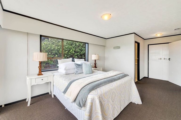 Photo of property in 155 Chelsea View Drive, Chatswood, Auckland, 0626
