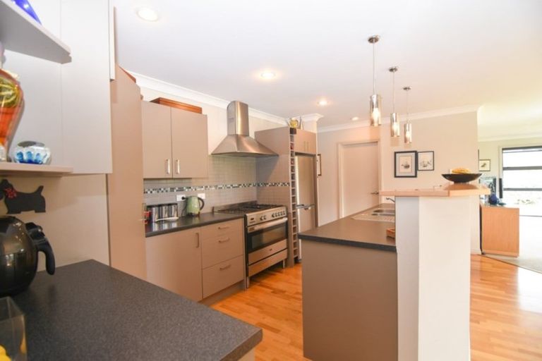 Photo of property in 19 Carrington Drive, Carterton, 5713