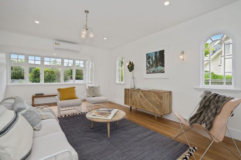 Photo of property in 33 Kotare Street, Fendalton, Christchurch, 8041