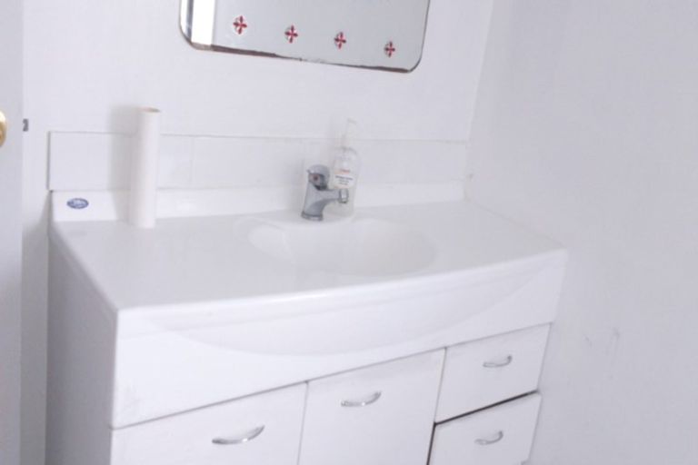 Photo of property in 139 Don Buck Road, Massey, Auckland, 0614