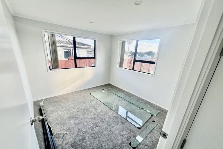 Photo of property in 27 Dissmeyer Drive, Clover Park, Auckland, 2019