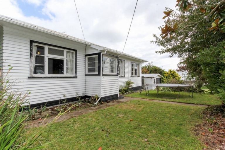 Photo of property in 166 Seaview Road, Westown, New Plymouth, 4310