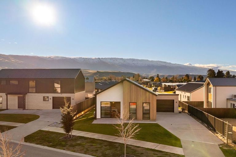 Photo of property in 34 Wallis Drive, Cromwell, 9310