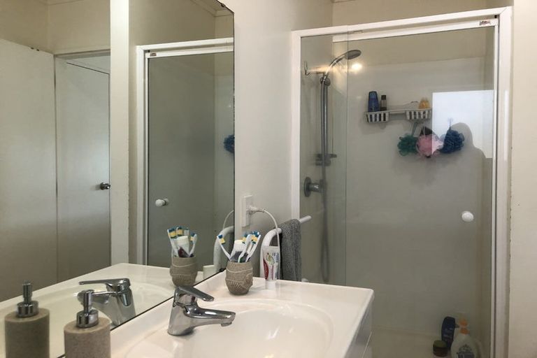 Photo of property in 2/73 Spinella Drive, Bayview, Auckland, 0629