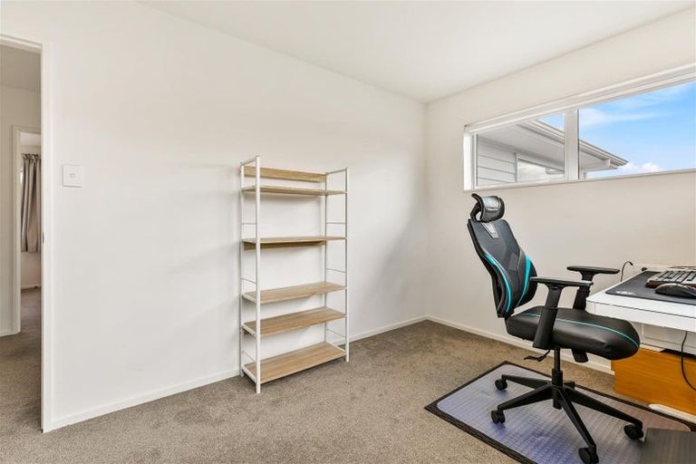 Photo of property in 12 Len Ireland Drive, Kumeu, 0810