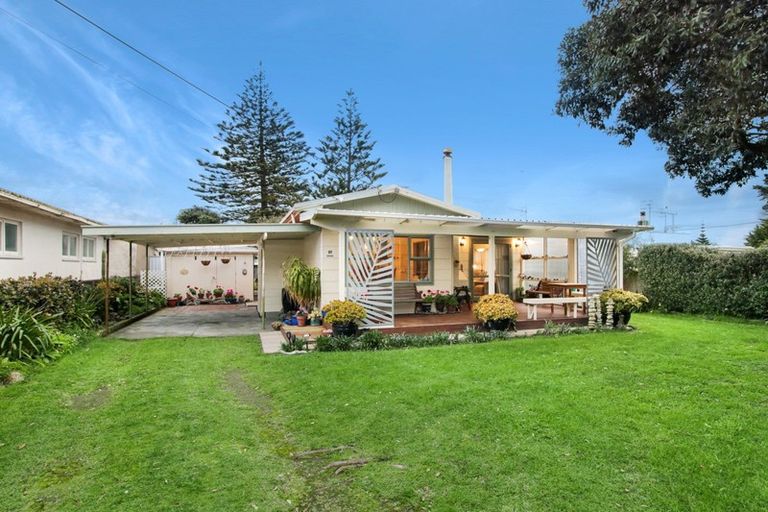 Photo of property in 27 Koputara Road, Himatangi Beach, Foxton, 4891
