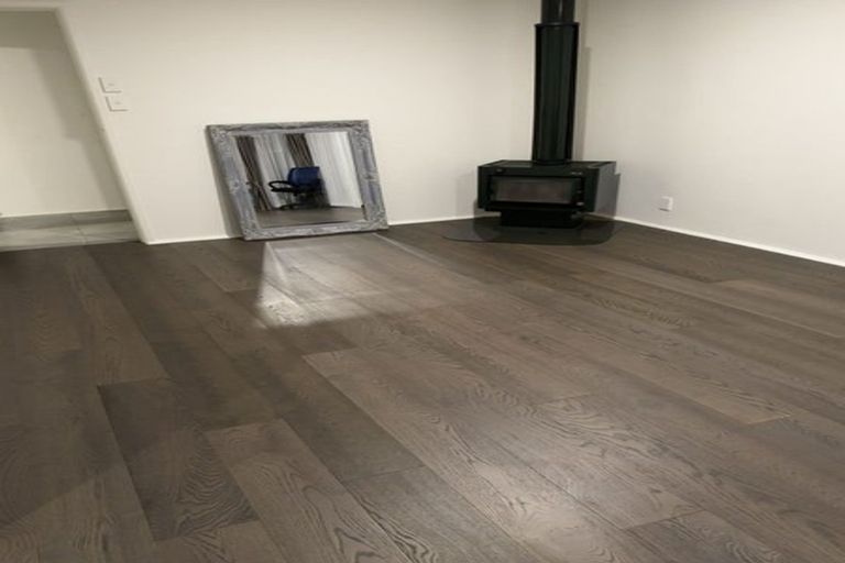 Photo of property in 1/3 De Thiery Place, Pakuranga Heights, Auckland, 2010