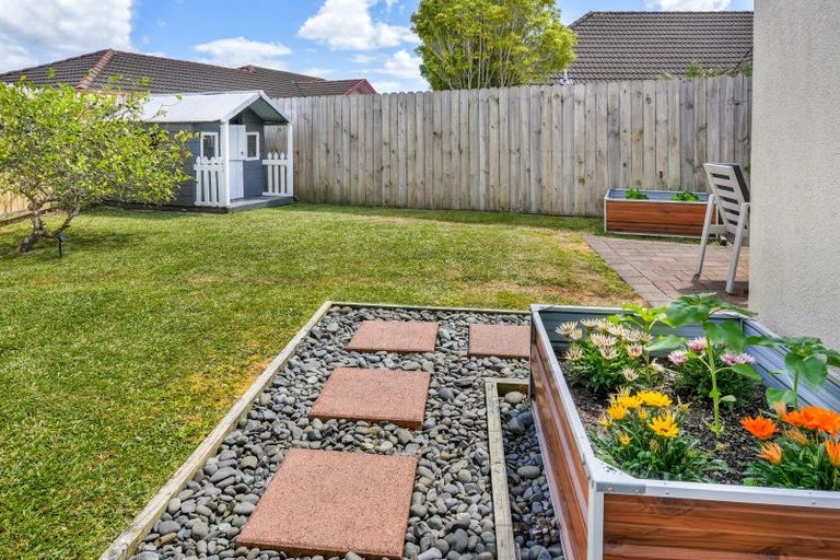 Photo of property in 1/96 Frank Nobilo Drive, Golflands, Auckland, 2013