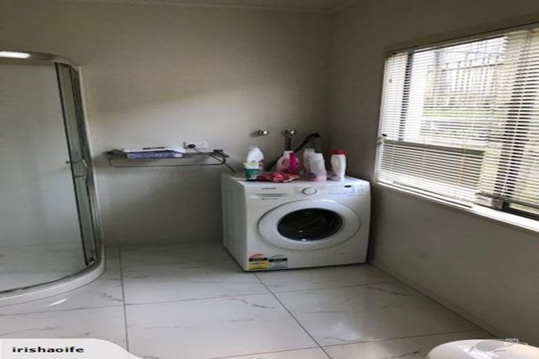 Photo of property in 24a East Coast Road, Milford, Auckland, 0620