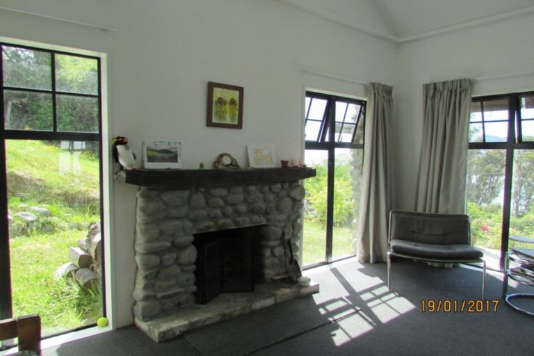 Photo of property in 140 Main Road, Allandale, Lyttelton, 8971