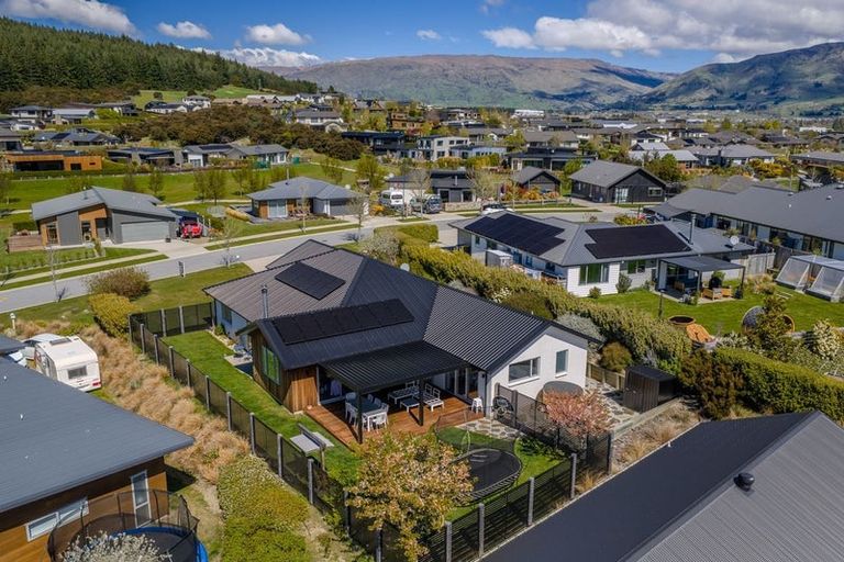 Photo of property in 63 Minaret Ridge, Wanaka, 9305
