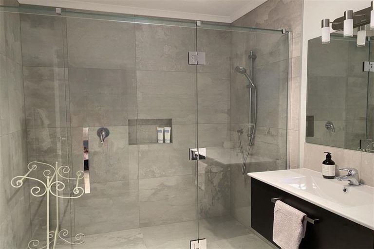 Photo of property in 4 Mooring Close, Whitby, Porirua, 5024