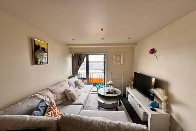 Photo of property in 3p/10 Crown Lynn Place, New Lynn, Auckland, 0600