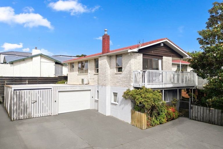 Photo of property in 319 Albany Highway, Rosedale, Auckland, 0632