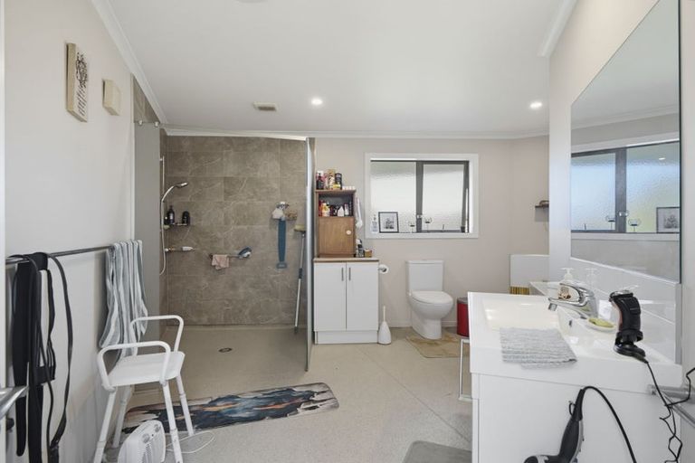 Photo of property in 35 Chester Street, Hampden, 9410