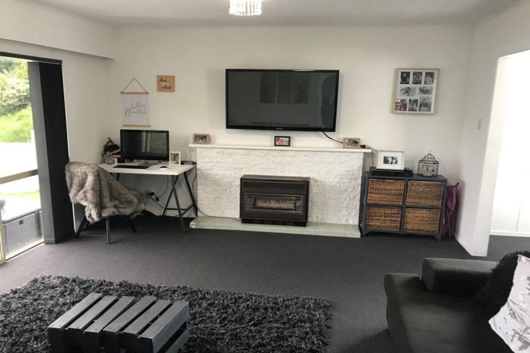 Photo of property in 52 Oranga Street, Westown, New Plymouth, 4310