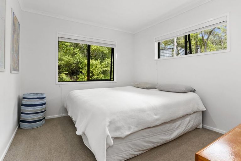 Photo of property in 228 Mountain Road, Henderson Valley, Auckland, 0612