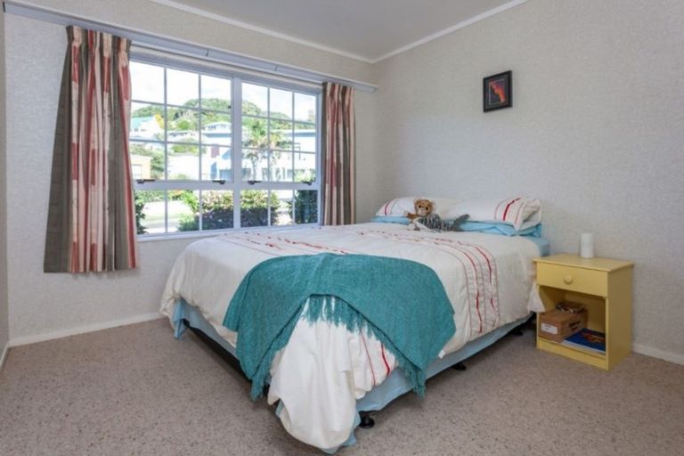 Photo of property in 103 Oratia Place, Onemana, Whangamata, 3691