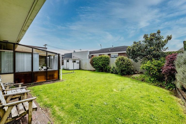 Photo of property in 5b Clemow Road, Fitzroy, New Plymouth, 4312
