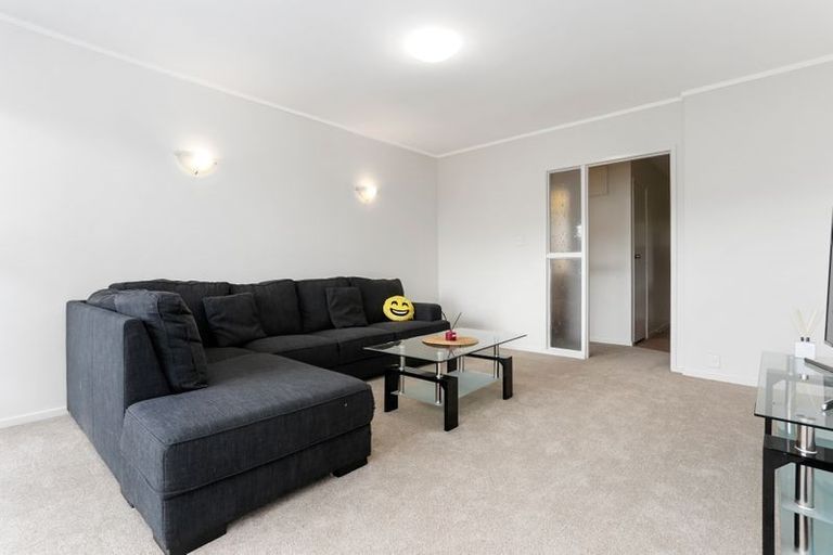 Photo of property in 2/23b Hillsborough Road, Hillsborough, Auckland, 1042