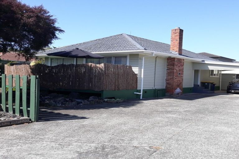 Photo of property in 39 Titoki Street, Te Atatu Peninsula, Auckland, 0610