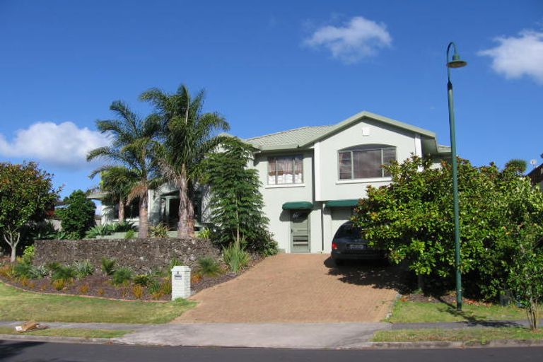 Photo of property in 4 Westminster Gardens, Unsworth Heights, Auckland, 0632