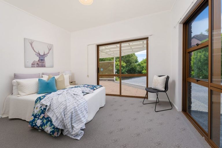 Photo of property in 35d Edmonton Road, Henderson, Auckland, 0612