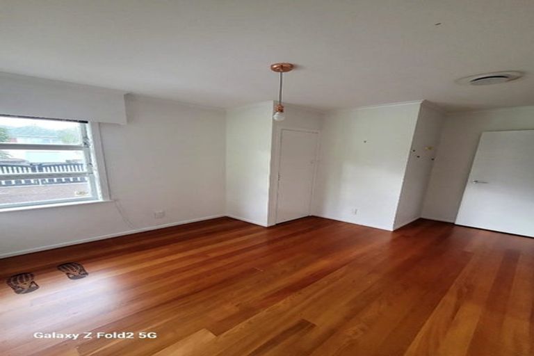 Photo of property in 1 Tiki Street, New Lynn, Auckland, 0600