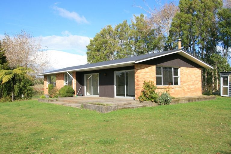 Photo of property in 556 Mangorei Road, Mangorei, New Plymouth, 4371