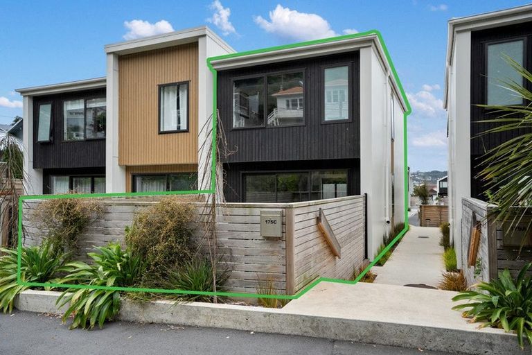 Photo of property in 175c Sutherland Road, Lyall Bay, Wellington, 6022