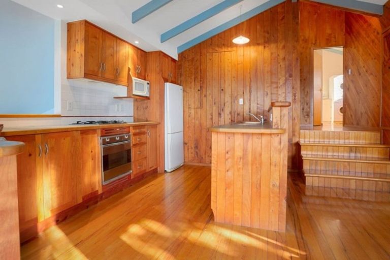Photo of property in 61 Motuhoa Road, Tairua, 3508