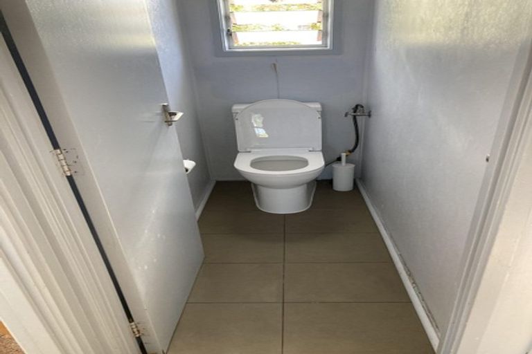 Photo of property in 2/1 Leigh Terrace, Bayview, Auckland, 0629