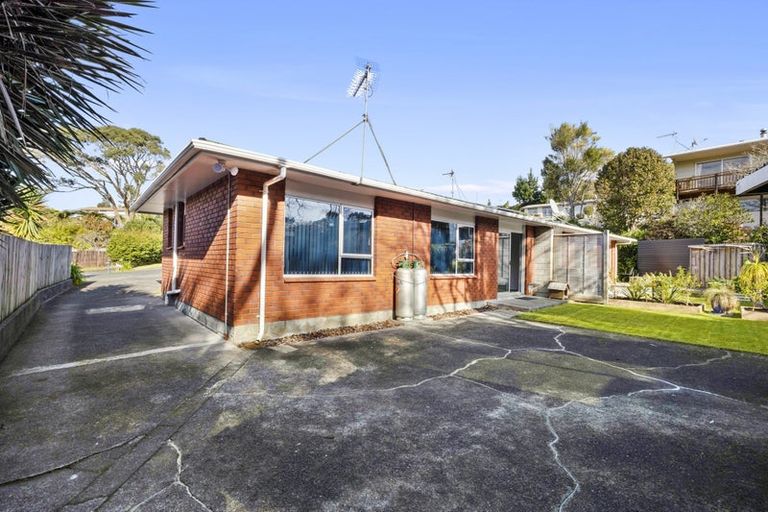 Photo of property in 10 Shaldon Crescent, Blagdon, New Plymouth, 4310