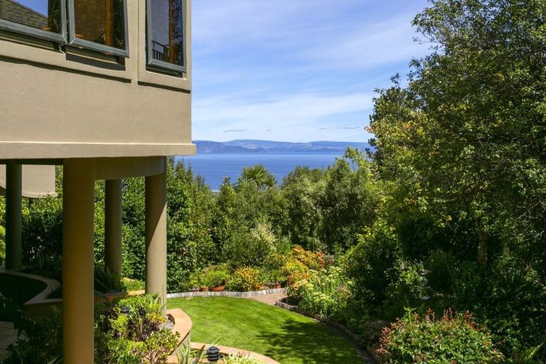 Photo of property in 40 Whakamoenga Point, Acacia Bay, Taupo, 3385