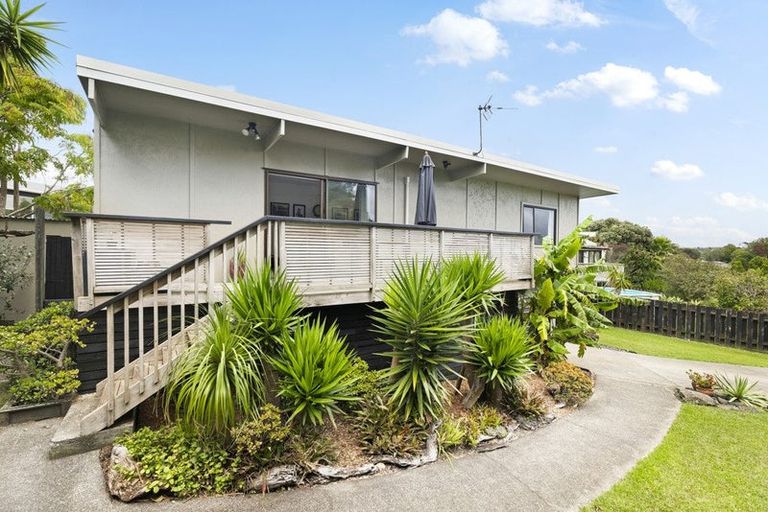 Photo of property in 46 Brian Crescent, Stanmore Bay, Whangaparaoa, 0932