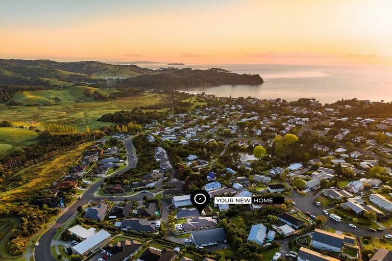 Photo of property in 12 Fendalton Place, Hatfields Beach, Orewa, 0931