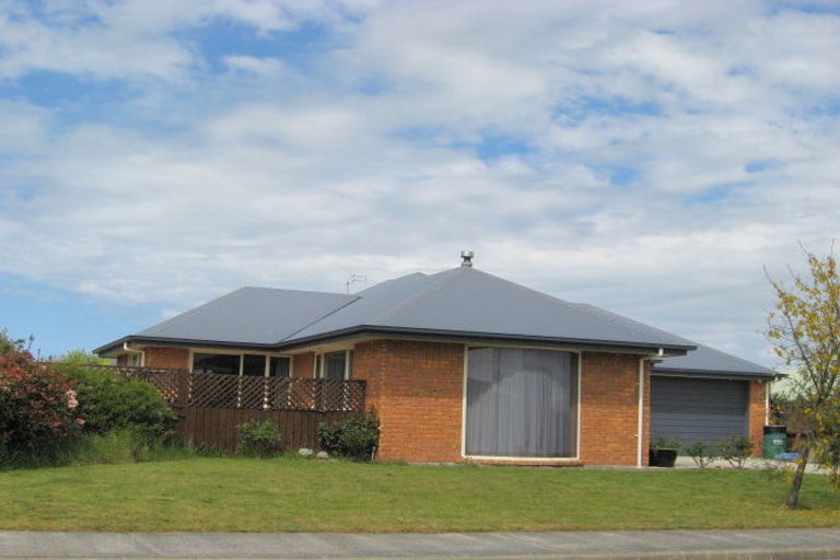 Photo of property in 18 Panckhurst Drive, Woodend, 7610