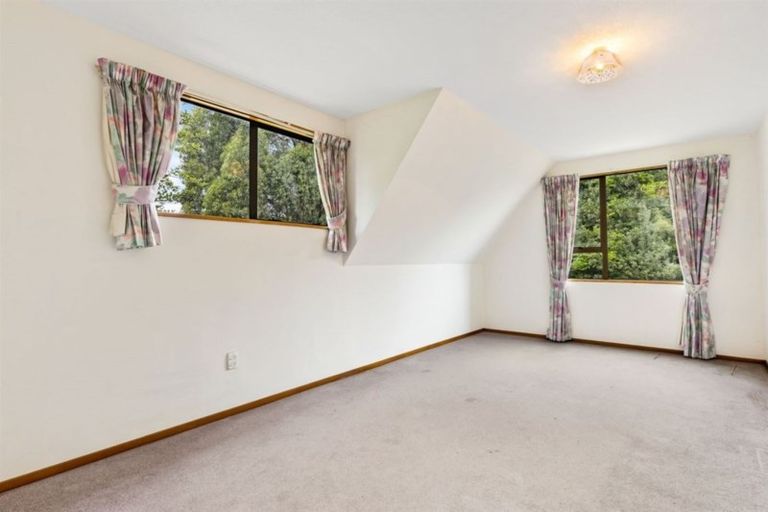 Photo of property in 100 Regency Crescent, Redwood, Christchurch, 8051