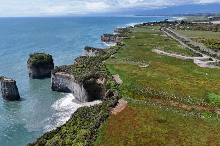 Photo of property in 986c Cape Foulwind Road, Cape Foulwind, 7892