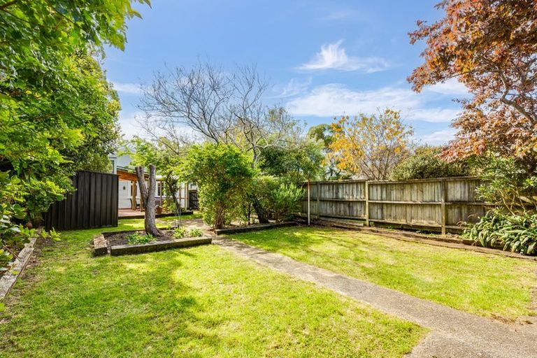 Photo of property in 75 Marine Parade, Eastbourne, Lower Hutt, 5013