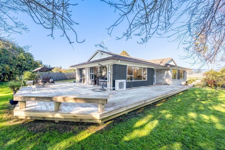 Photo of property in 1 Tourist Road, Clevedon, 2582